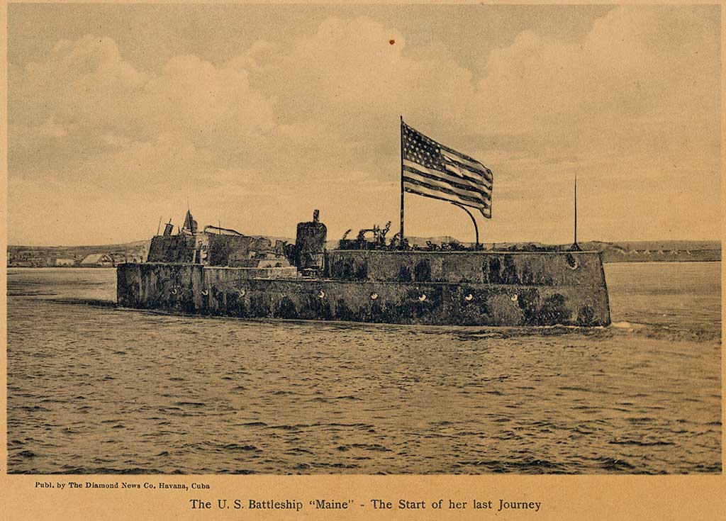 U.S.S Maine saliendo de la Bahía de La Habana en su último viaje. 1912.