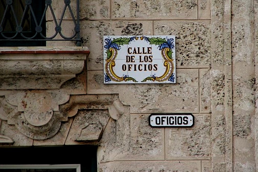 Calle Oficios La Habana Viejs