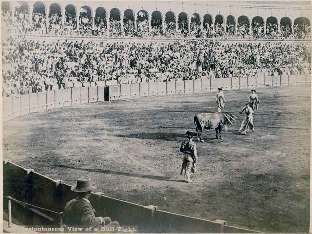 Corridas de toros en una plaza de La Habana, 1899