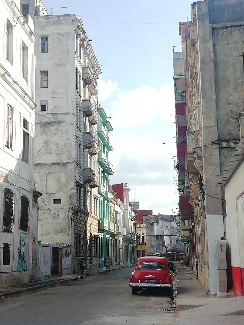 Calle Consulado desde el Paseo del Prado