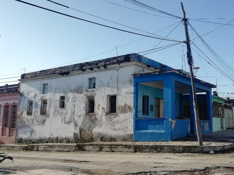 Antigua fábrica de medias en la calle Manuel Pruna, barrio de Luyanó 