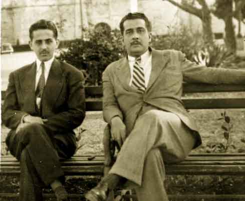 José Lezama Lima -En-el-Parque-de-la-Avenida-del-Puerto-con-Lorenzo-García-Vega,-1947