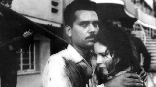 Luis Alberto García e Isabel Santos en una de las escenas finales de "Clandestinos", ópera prima del director Fernando Pérez