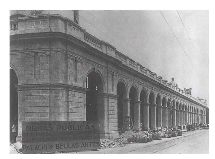 1944 45 Restauracion de las arcadas de la plaza del polvorin o mercado de colon