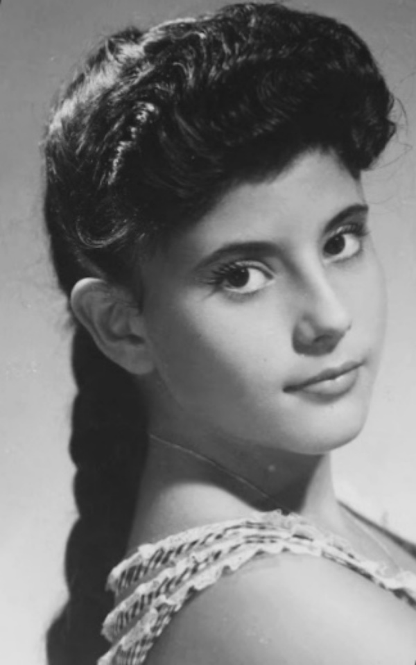 Una muy jovencita Míriam Mier cuando comenzaba en la televisión cubana